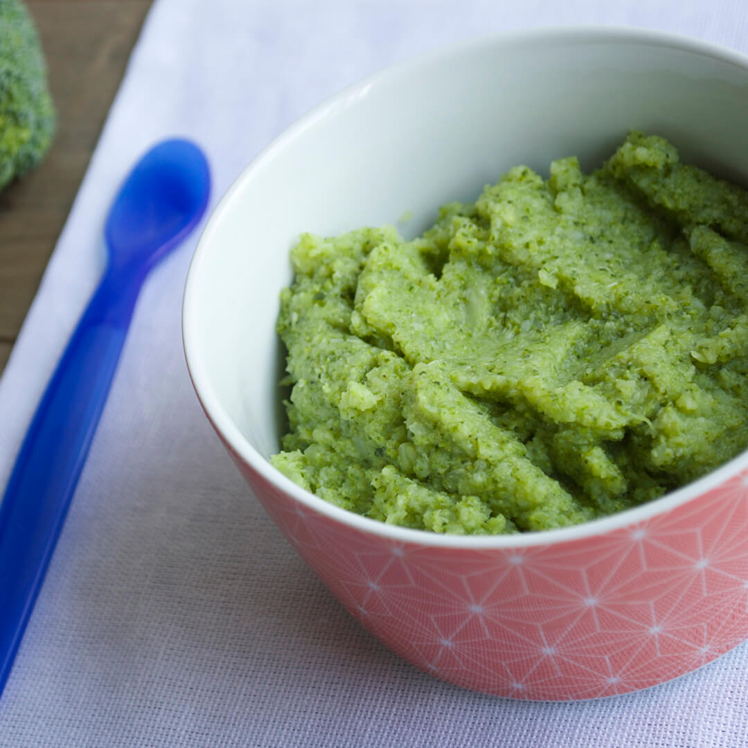 Broccoli puree in a bowl