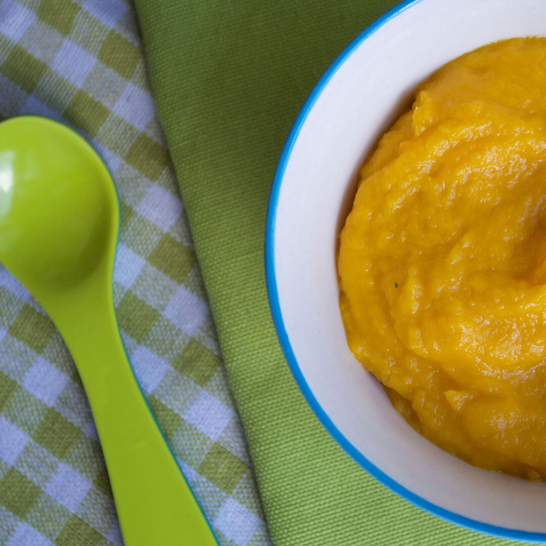 A bowl of pumpkin puree