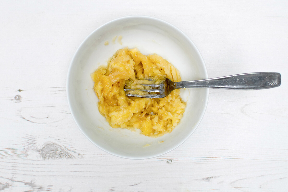 A bowl of mashed banana