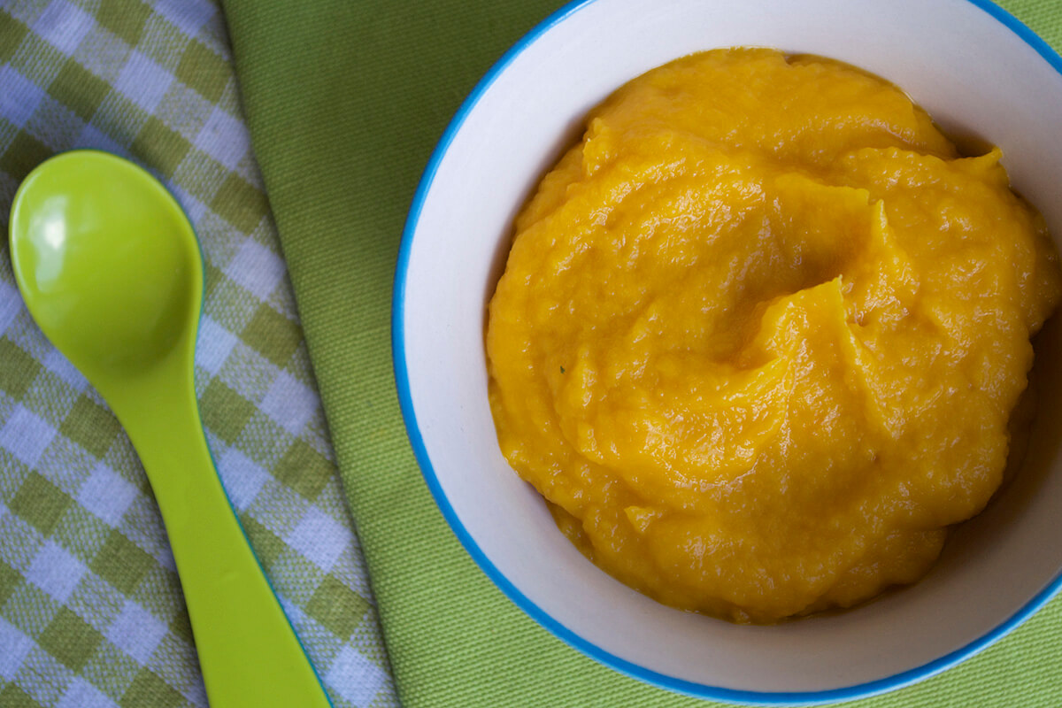 A bowl of pumpkin puree