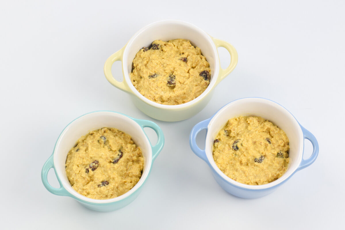 3 small ramekins with vanilla raisin oat mixture